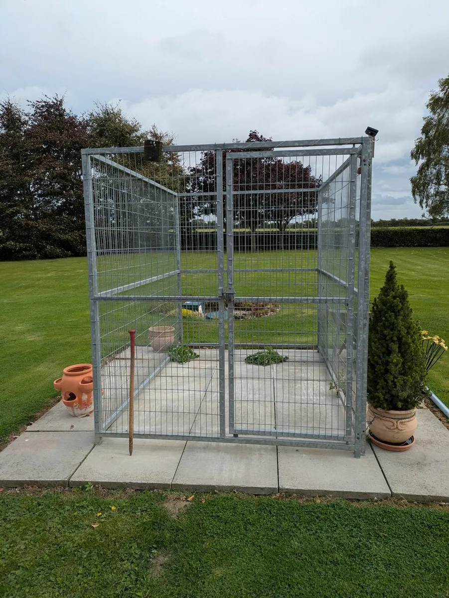 Dog run - Image 3