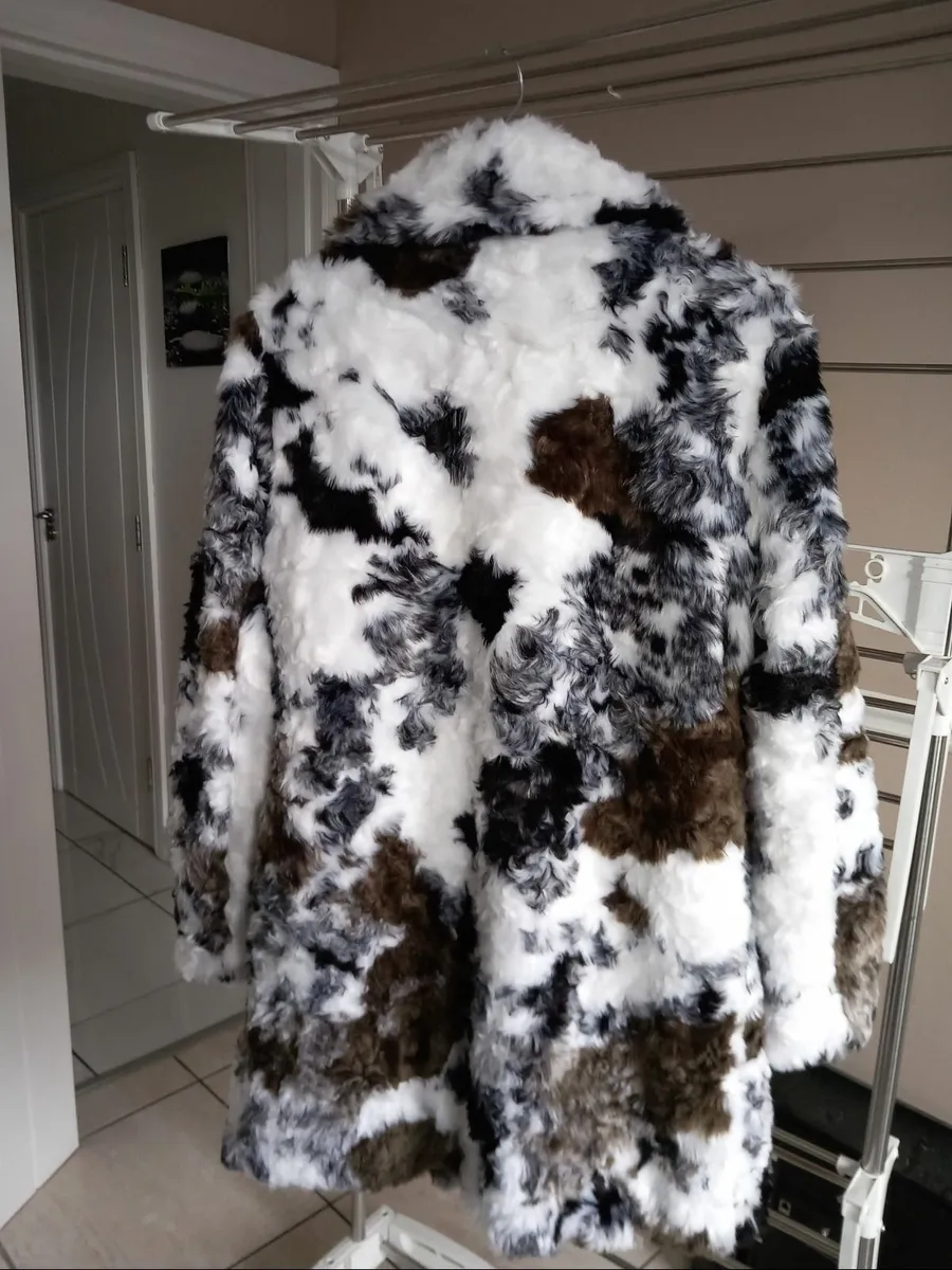 Coats - Image 3