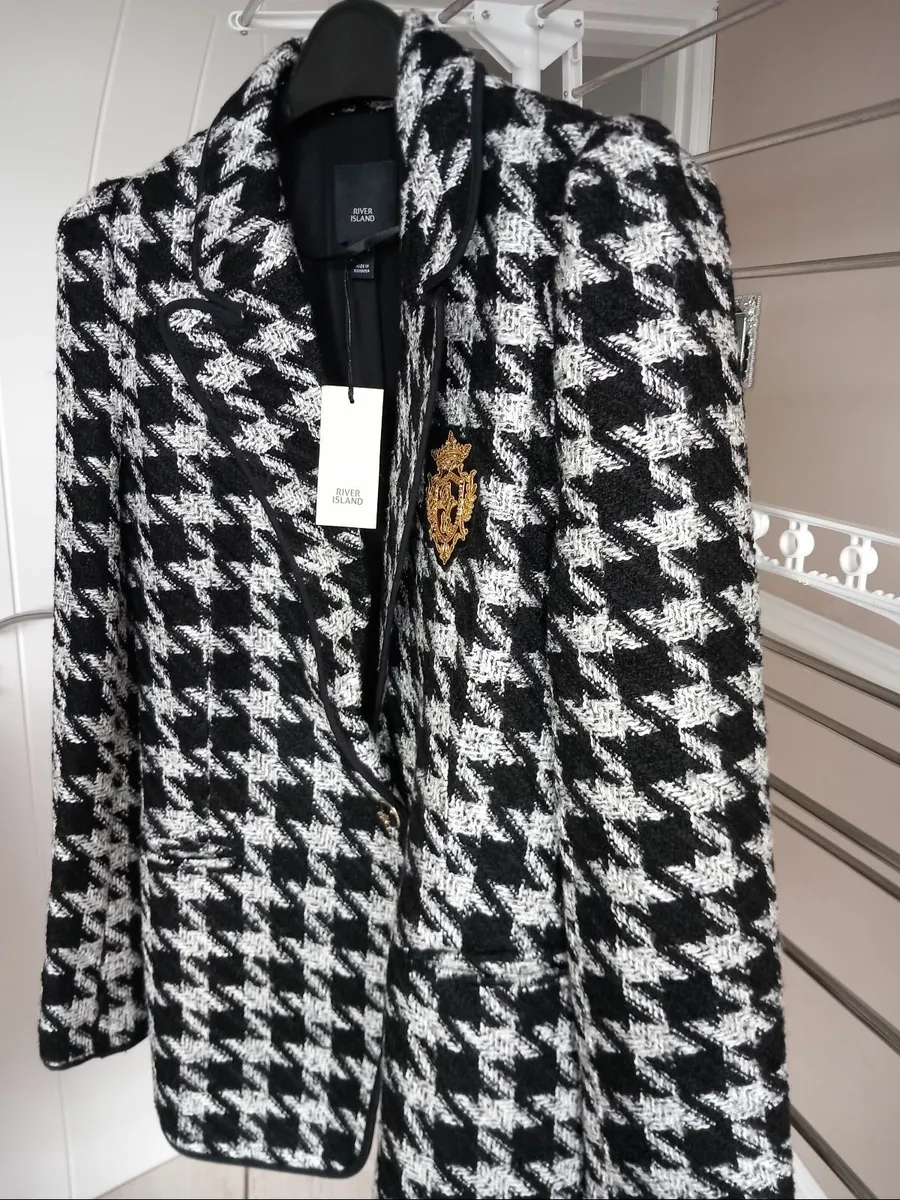 Coats - Image 4