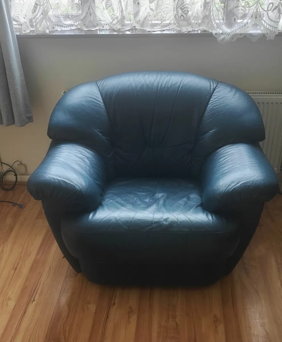 Navy Couch Set (3-seater & x2 Single seaters) - Image 2