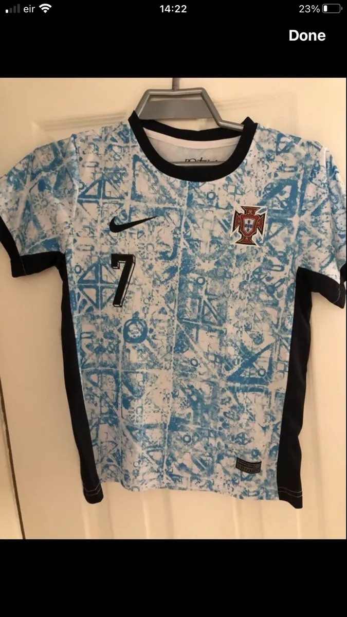 Boys Ronaldo jersey size 24 €30 - Image 1