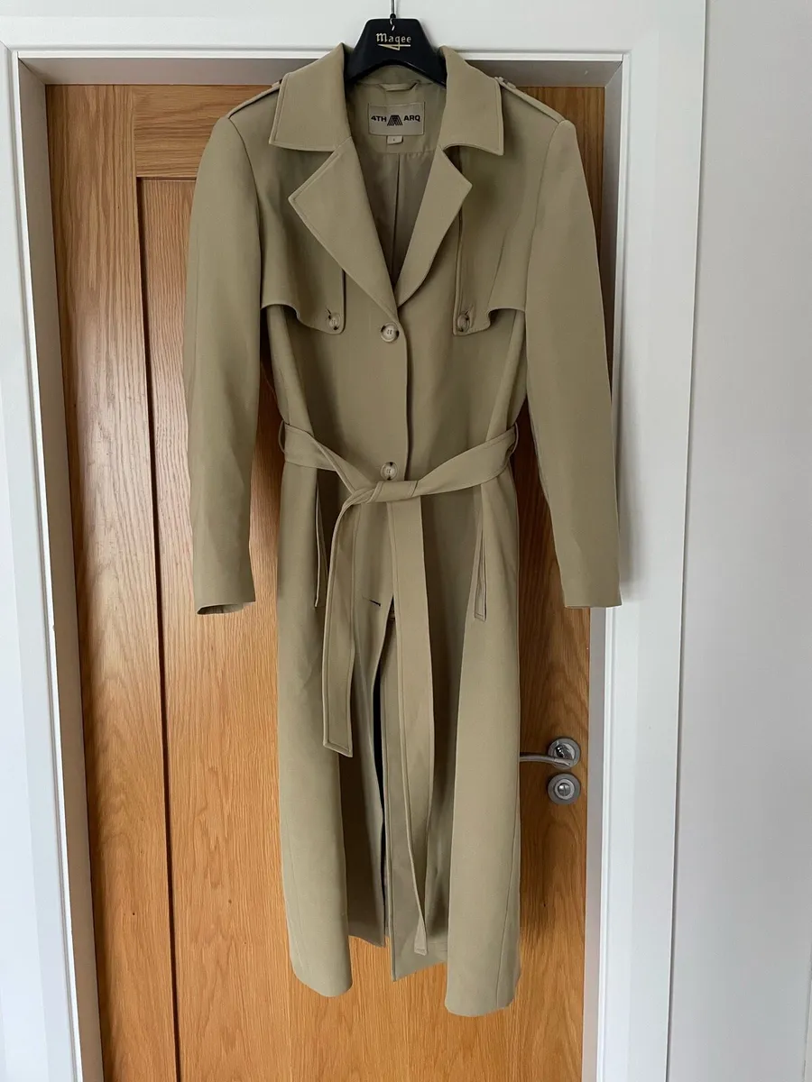 4th Arq Trench coat in sand - Image 2