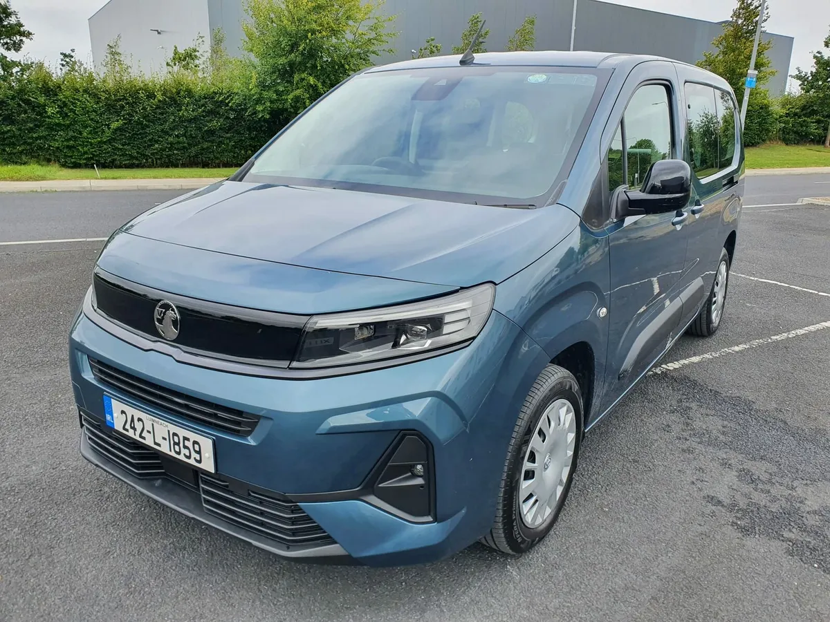 Opel Vauxhall Combo Life EV 7 Seater 3 Isofix - Image 1