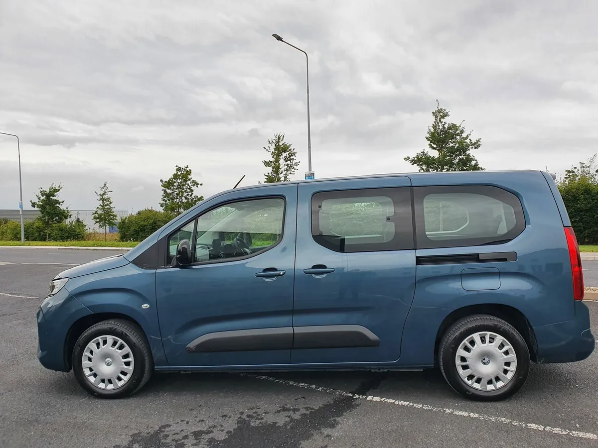 Opel Vauxhall Combo Life EV 7 Seater 3 Isofix - Image 3
