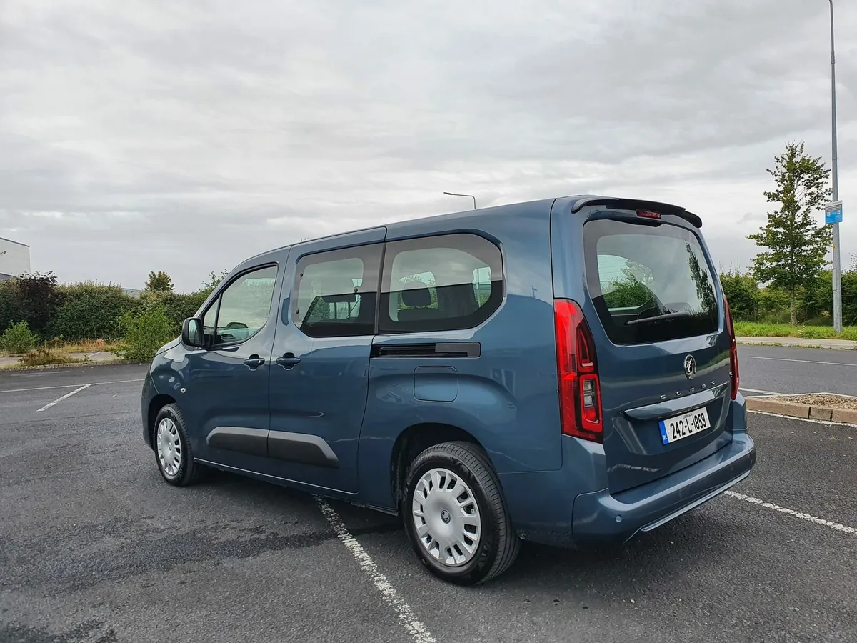 Opel Vauxhall Combo Life EV 7 Seater 3 Isofix - Image 4