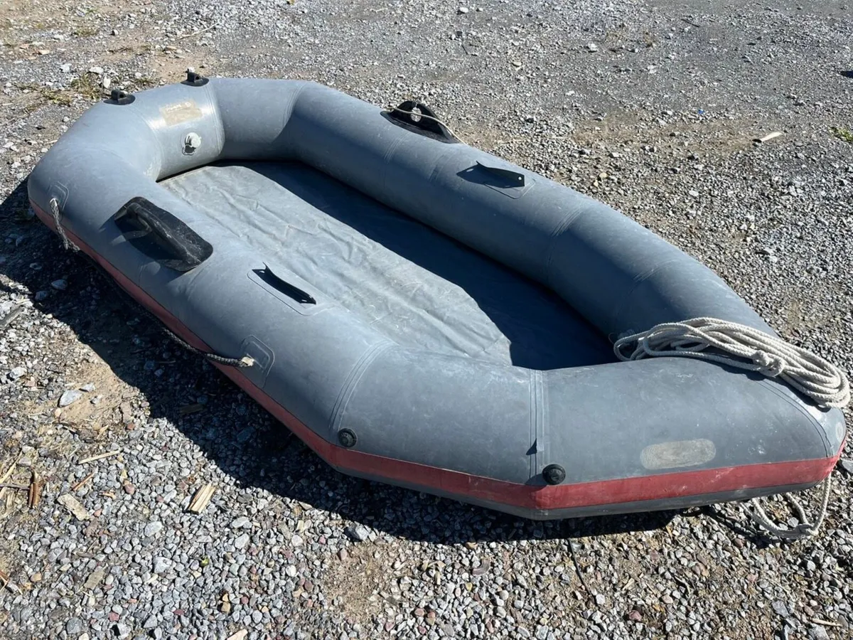 Two Avon inflatable dinghies - Image 2