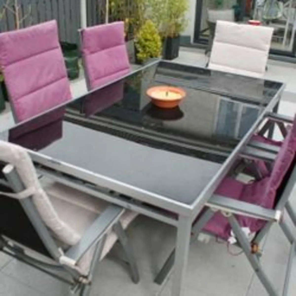 Stylish Garden Table and Chairs - Image 2