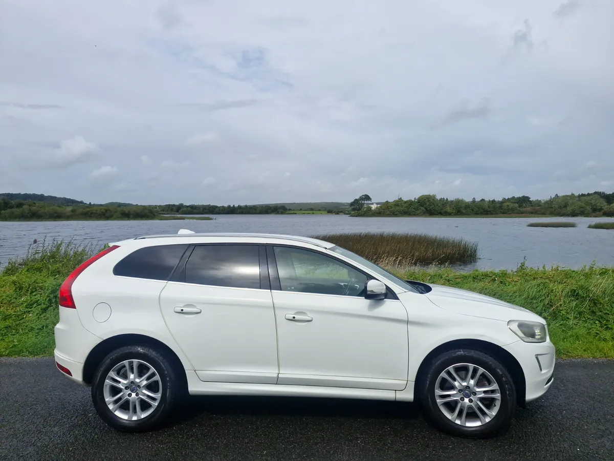 Volvo XC60 2015 Diesel. V v clean - Image 2