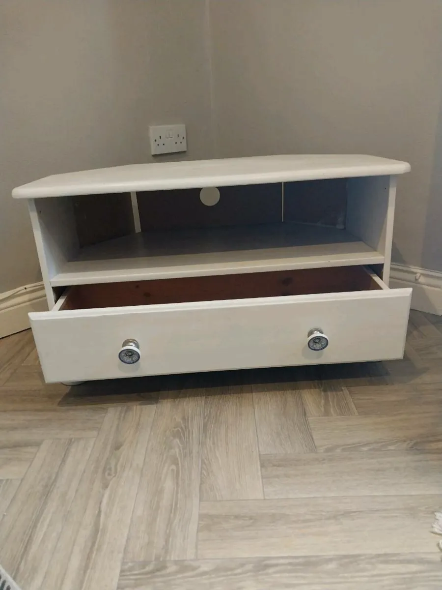 Corner TV Unit - Image 2