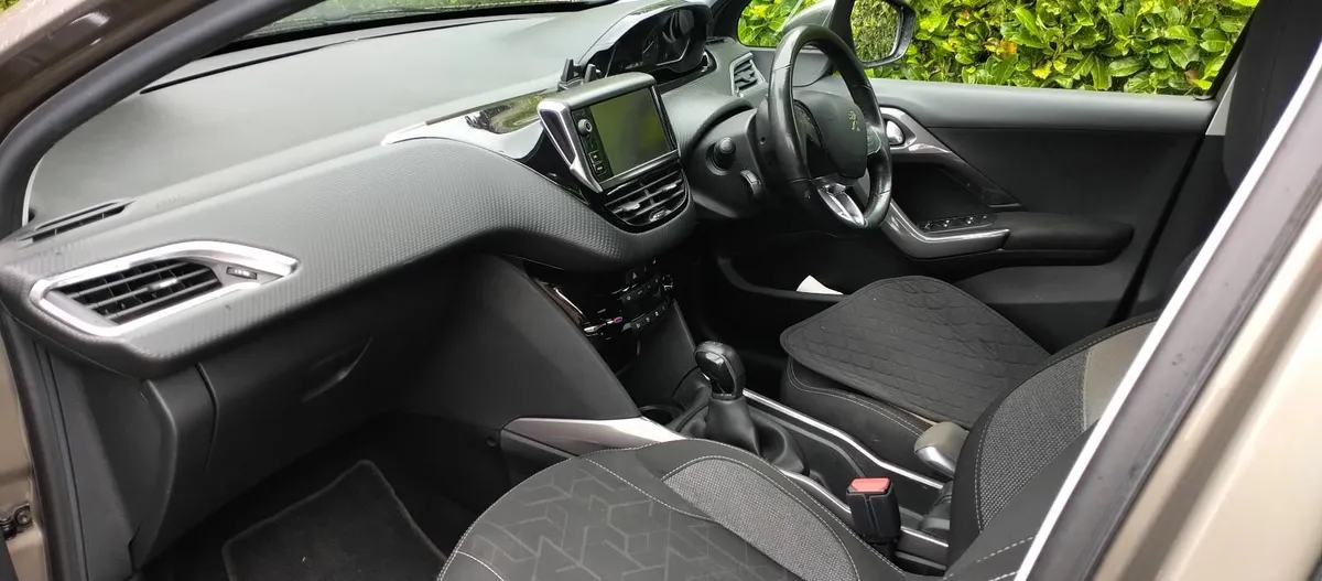 Peugeot 2008 2017 - Image 2
