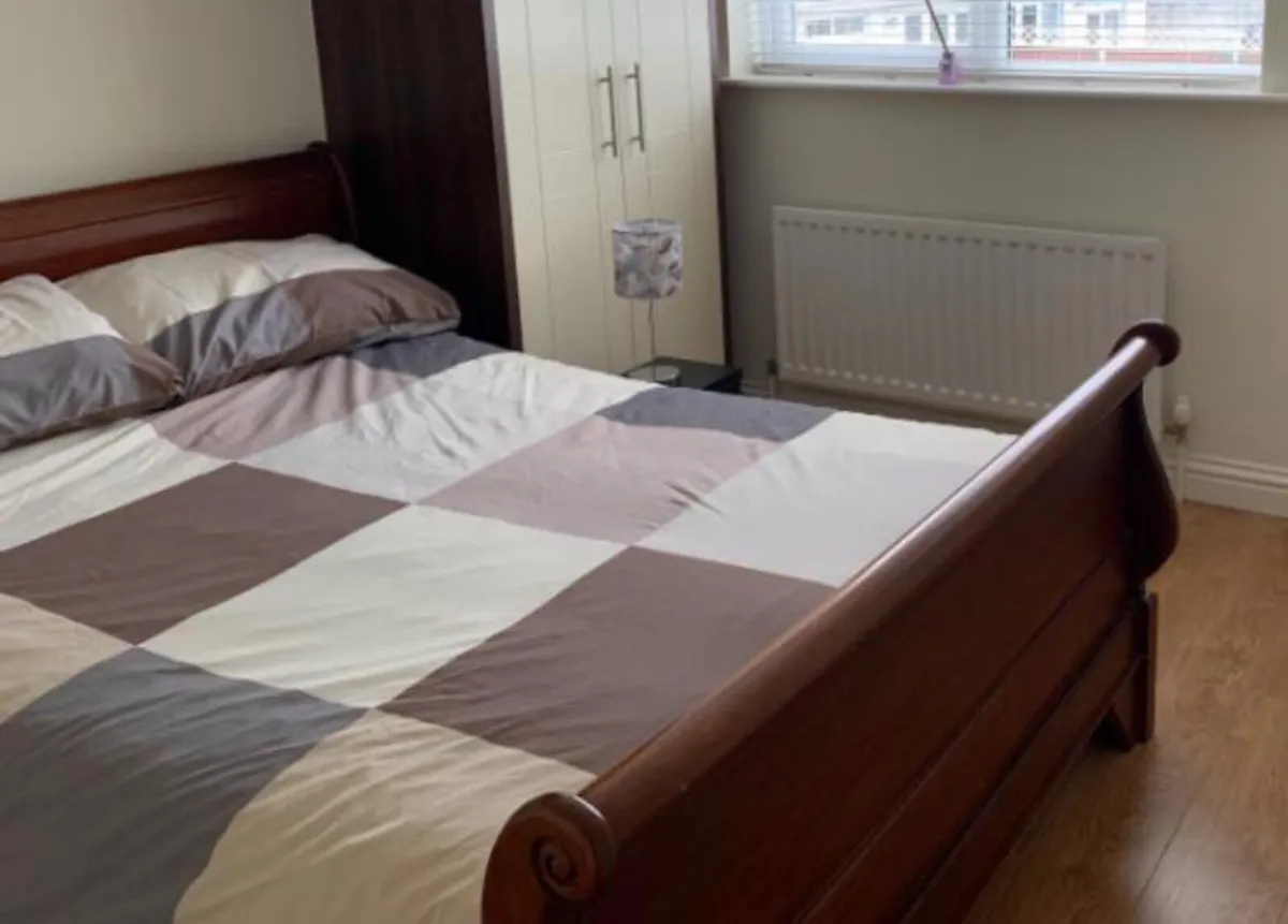 Double bed - Image 2