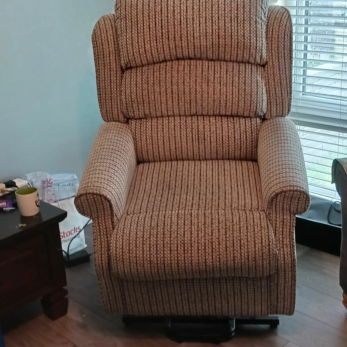 riser recliner arm chair - Image 3