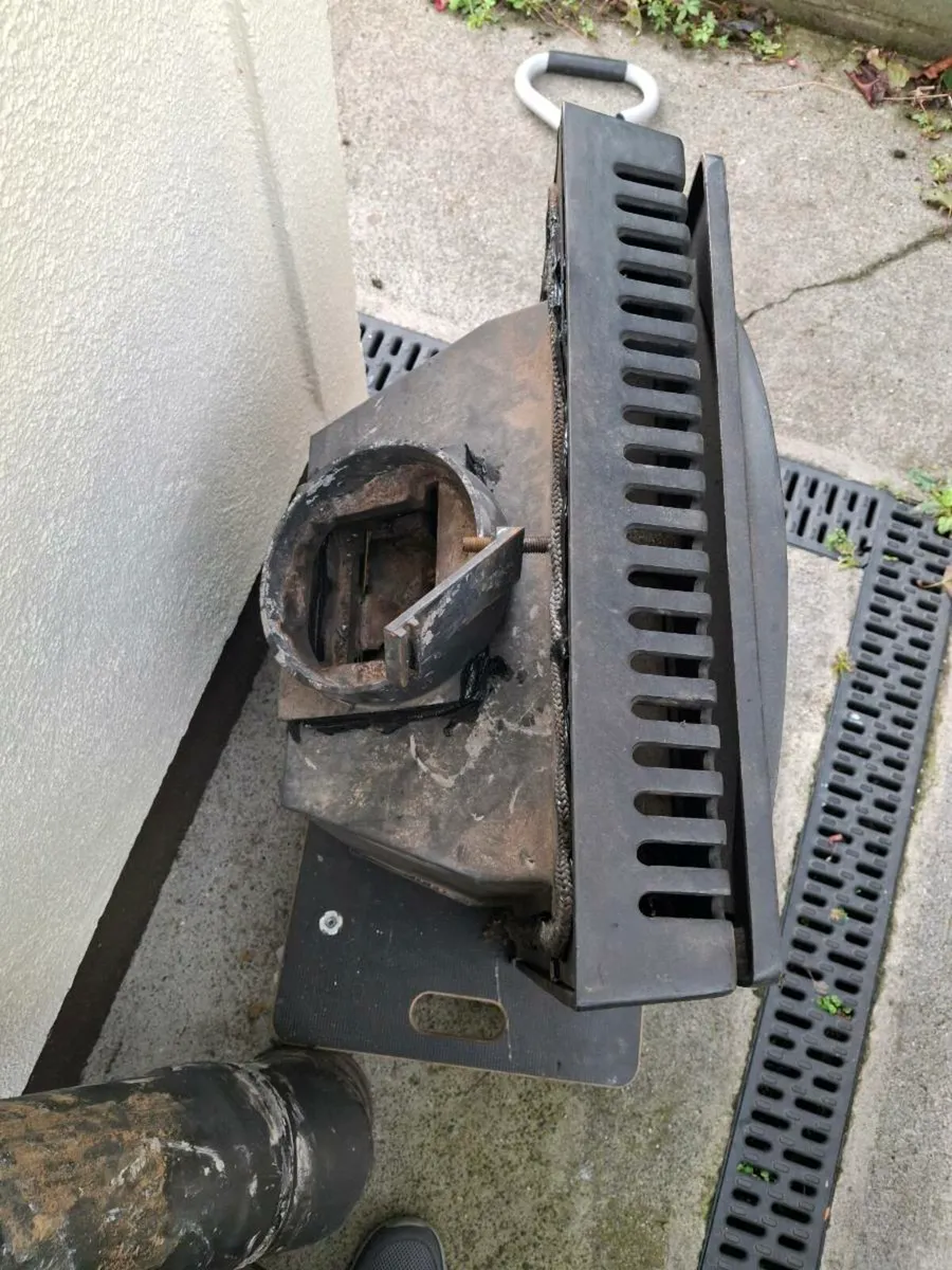 Blacksmith Artisan Solid fuel insert stove - Image 4