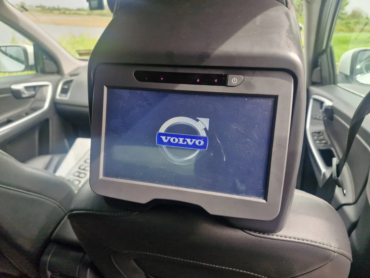 Volvo XC60 2015 Diesel. V v clean - Image 4