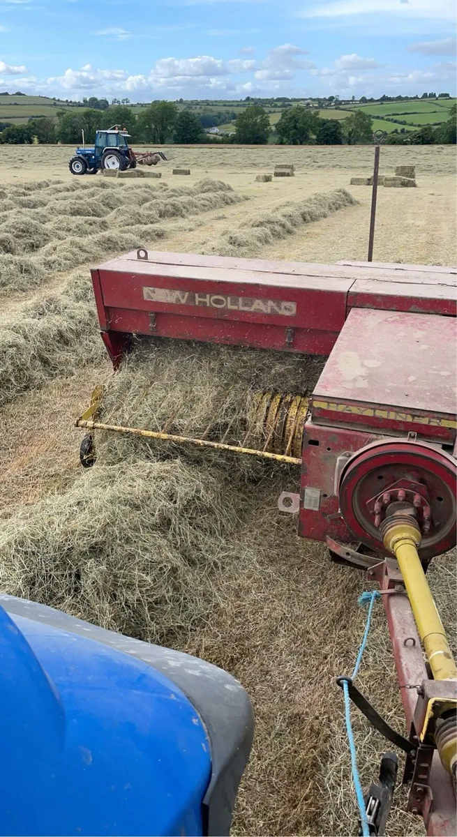 2025 hay round and square - Image 2