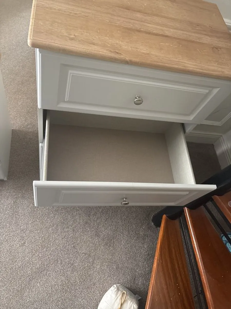 Chest of drawers & Side Locker - Image 4