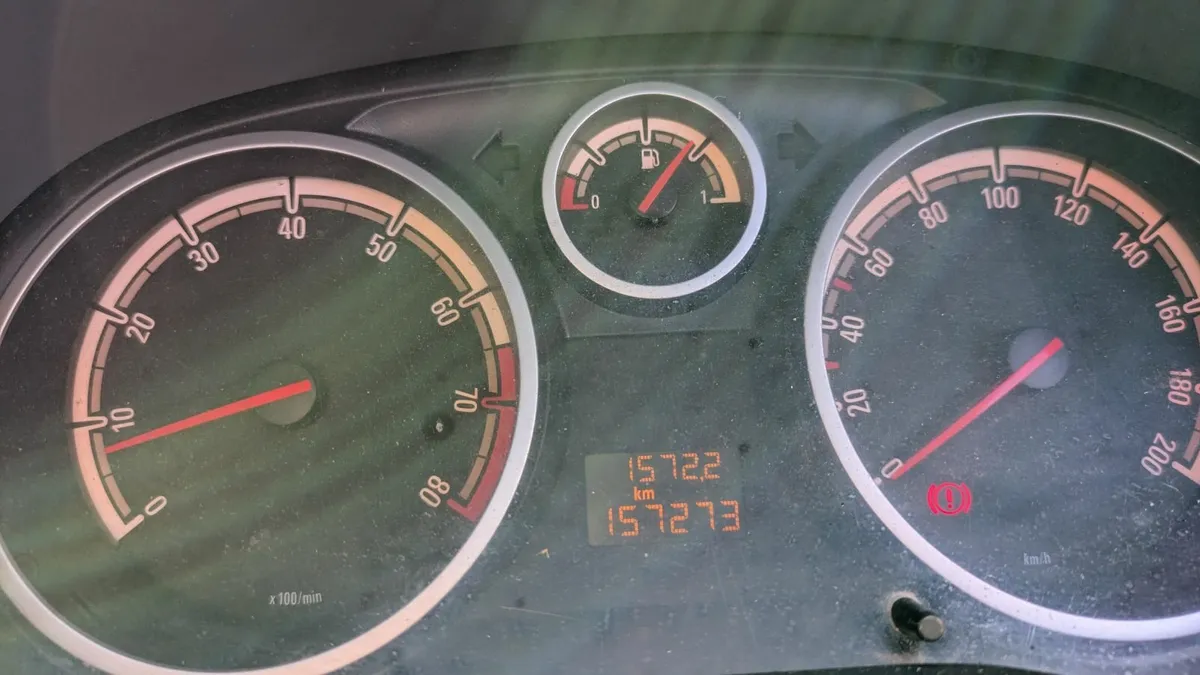 Opel Corsa 2010 - Image 3