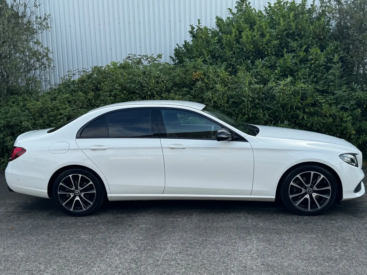 Mercedes-Benz E-Class 2017 AVANTGARDE/ NEW NCT! - Image 2