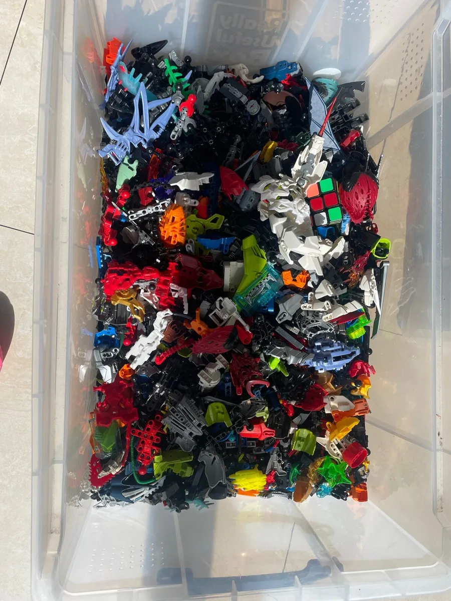 Lego hero pieces - Image 1