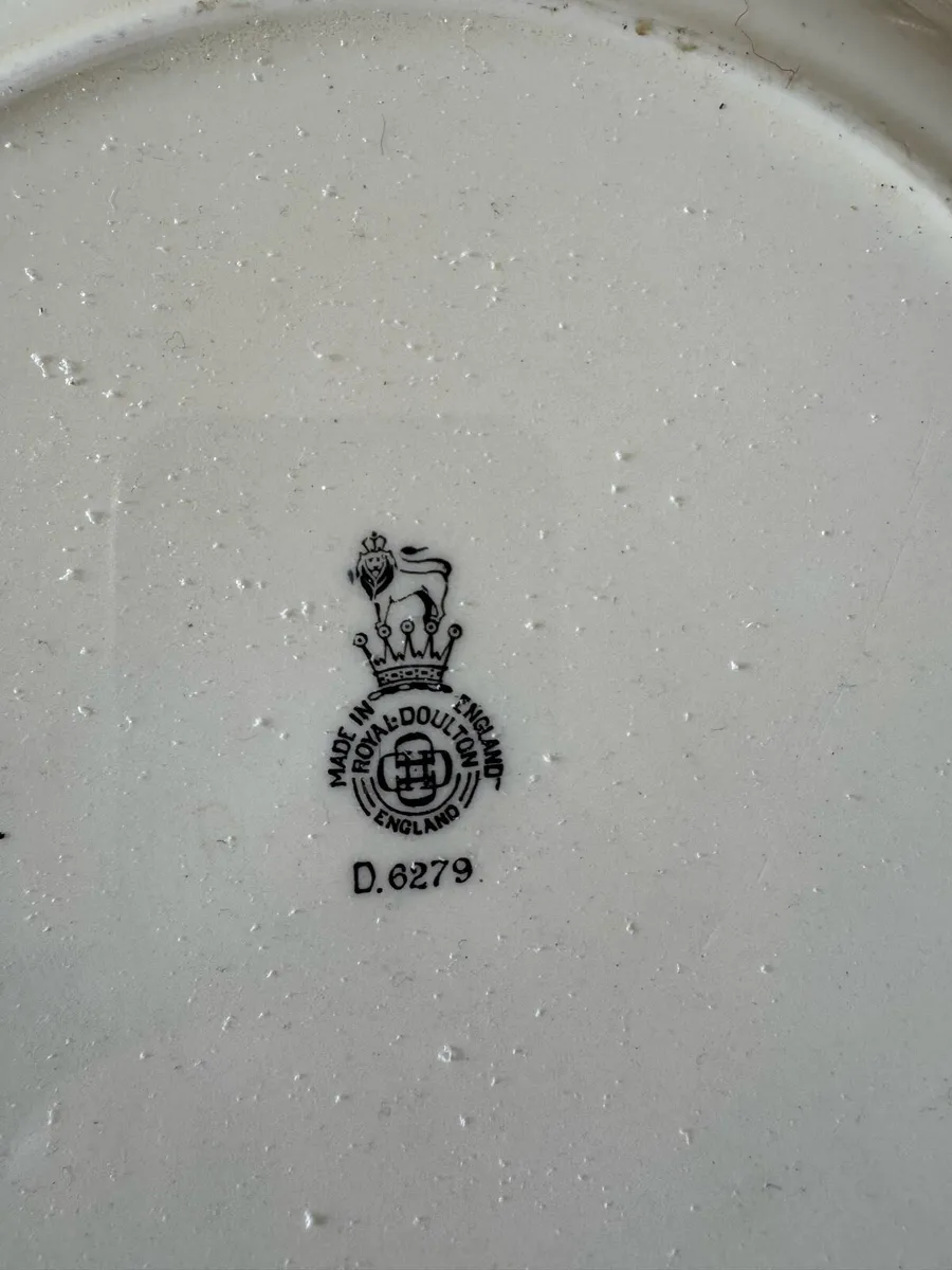 Royal Doulton “the falconer” plate - Image 3