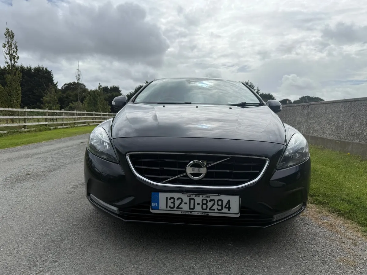 Volvo V40 2013 LOW MILEAGE, FRESH NCT - Image 2