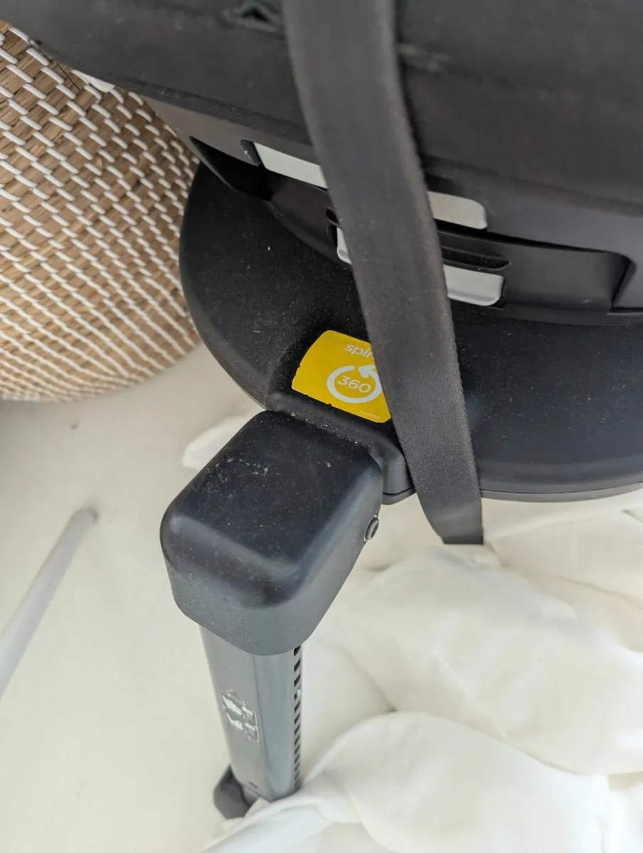 Iso fix joie car seat - Image 1