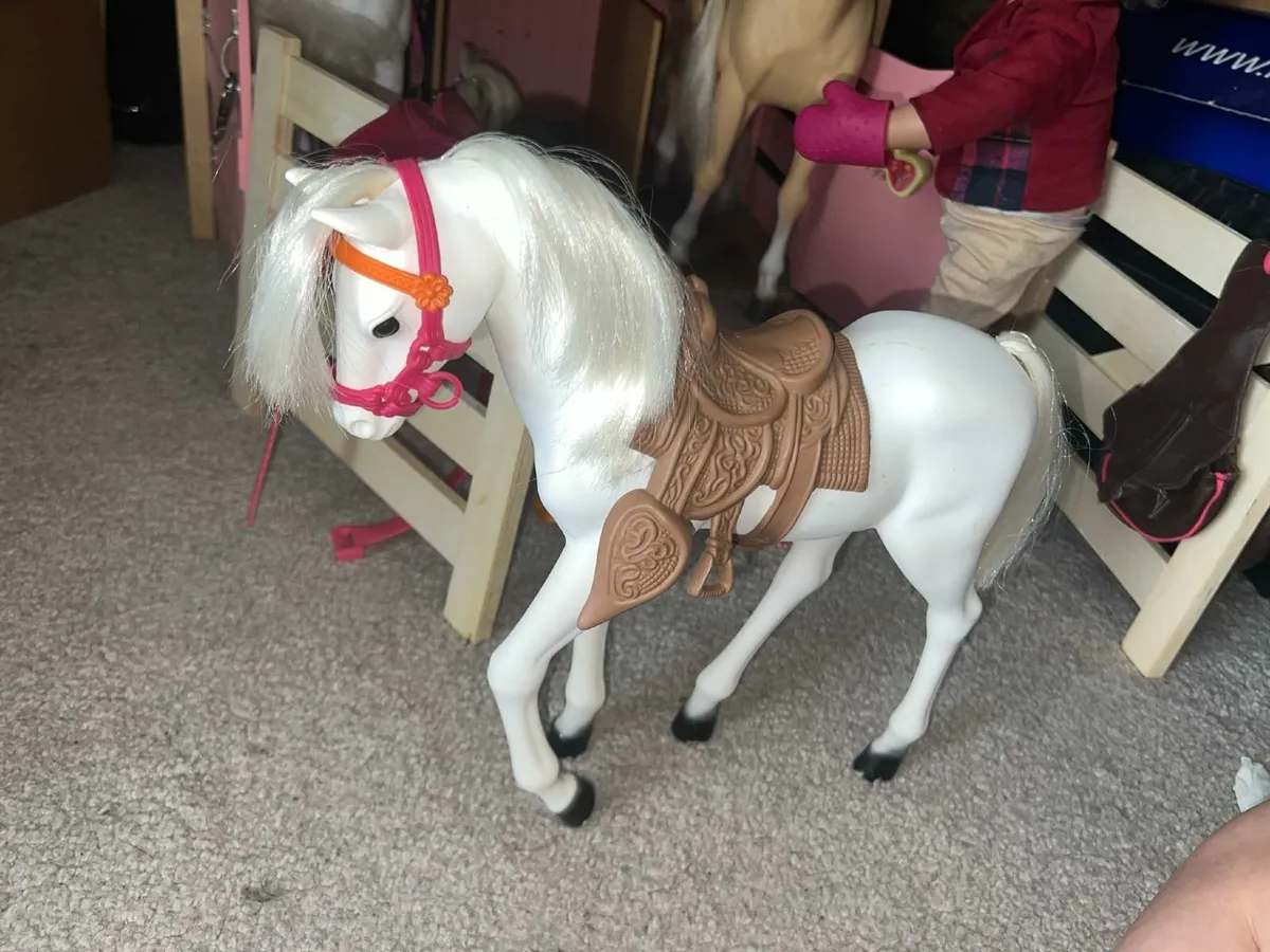 My Generation horse stables and horses - Image 4