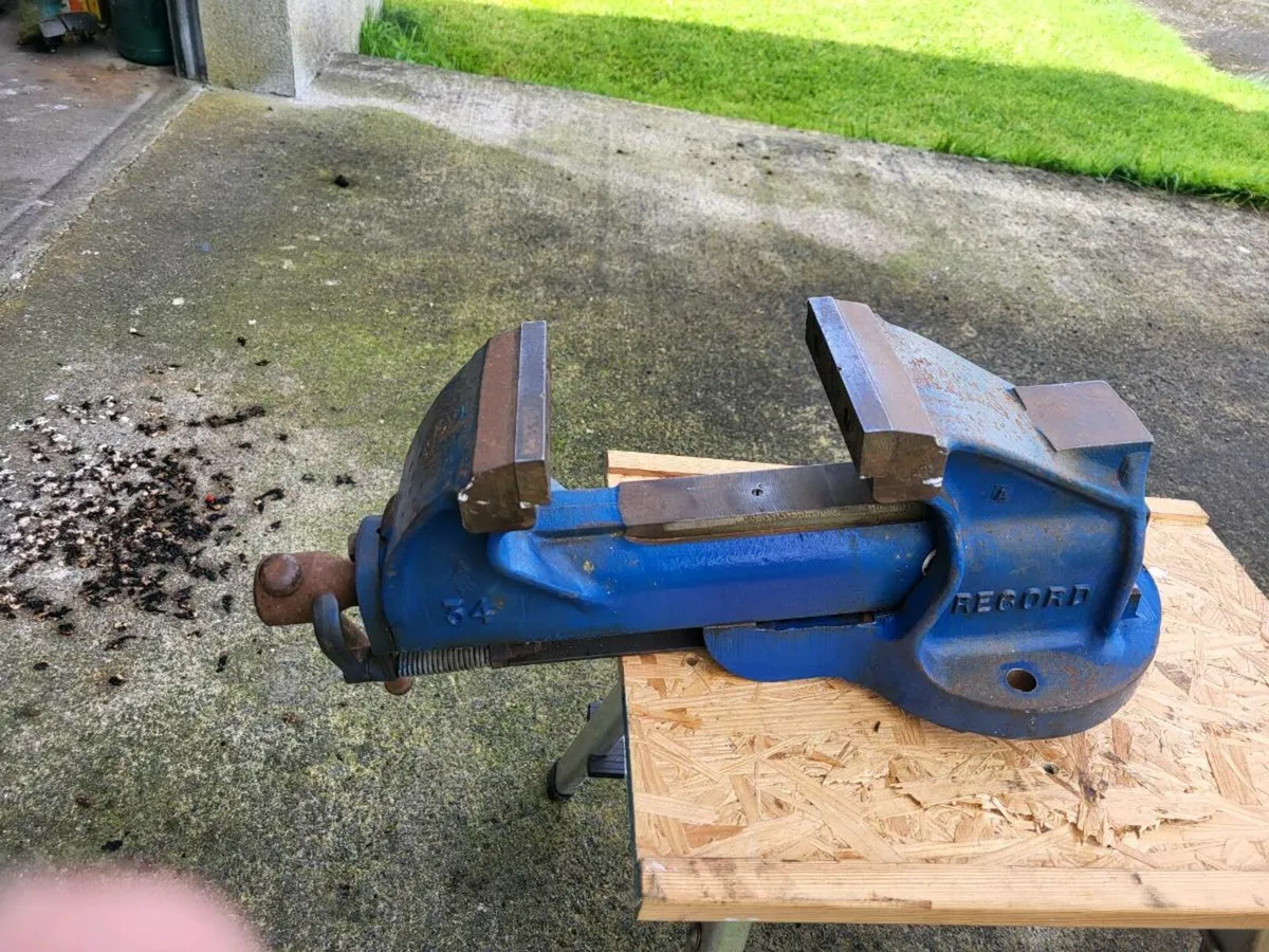 2 Record quick release vices - Image 1