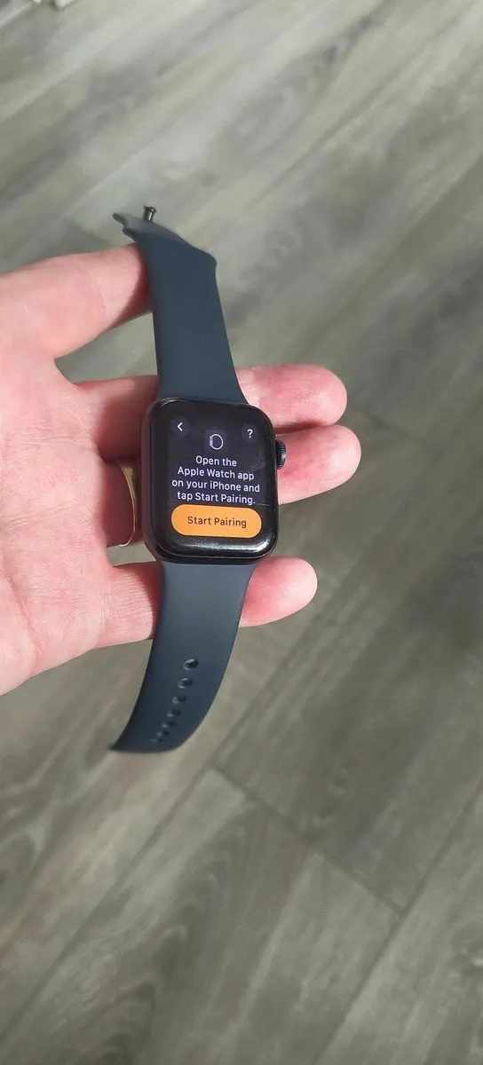 Apple Watch SE - SERIES - -40ml - Image 1