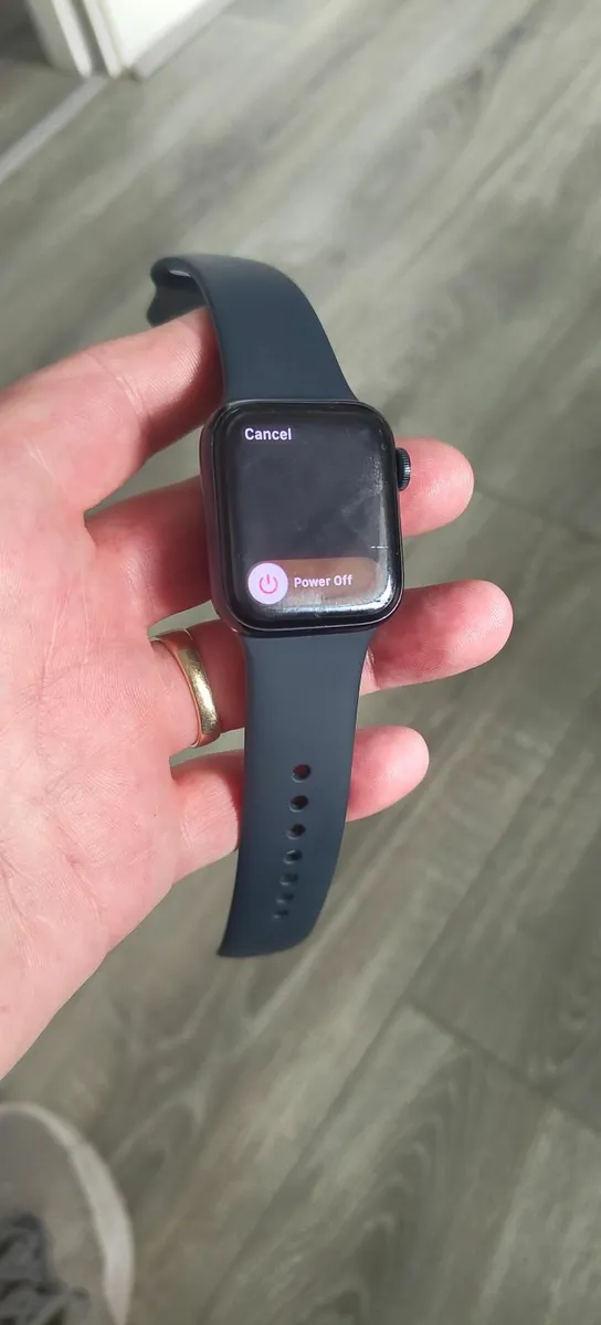 Apple Watch SE - SERIES - -40ml - Image 3