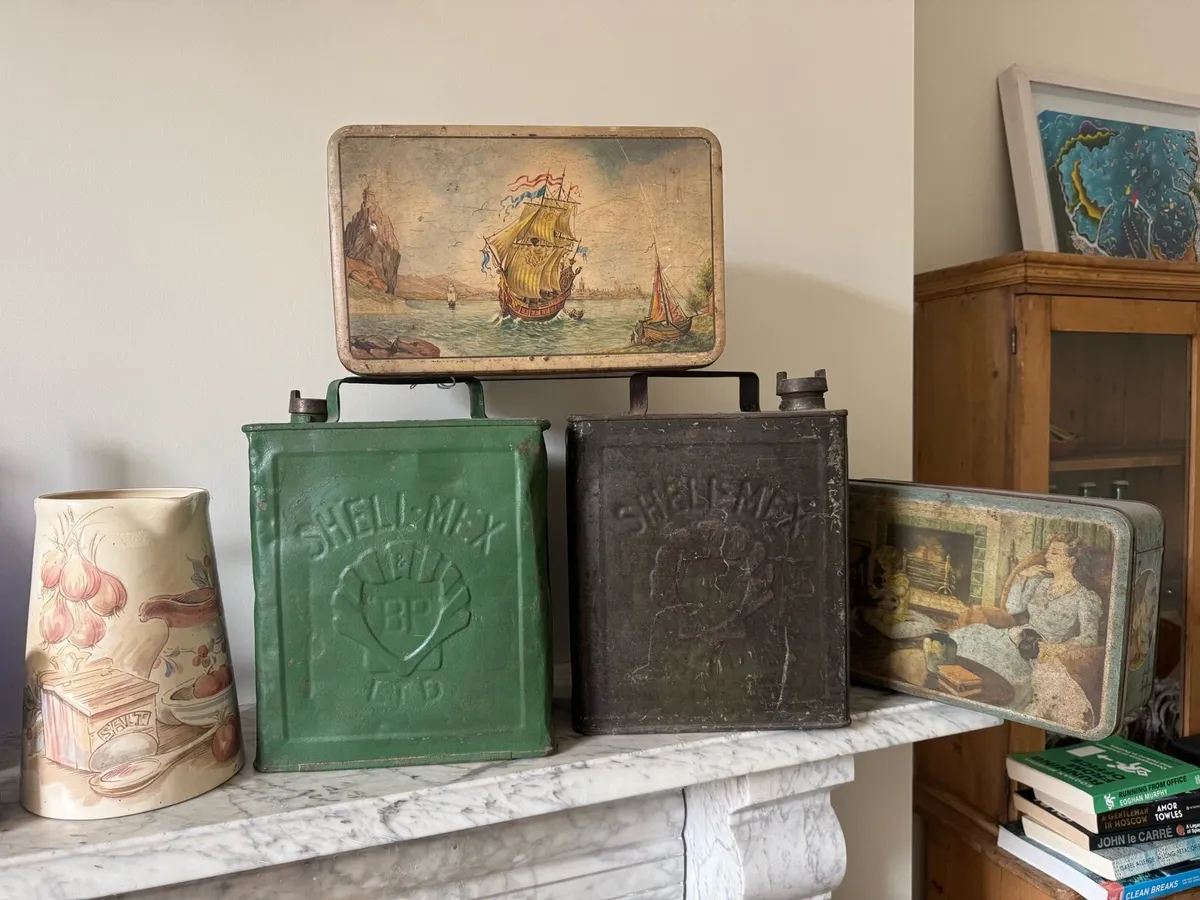 Vintage collectibles lot - Image 1