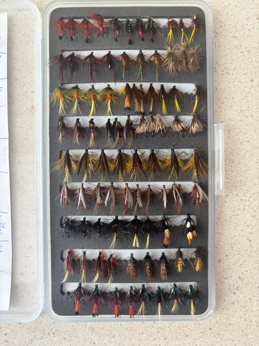 87 professionally tied lake flies - Image 1