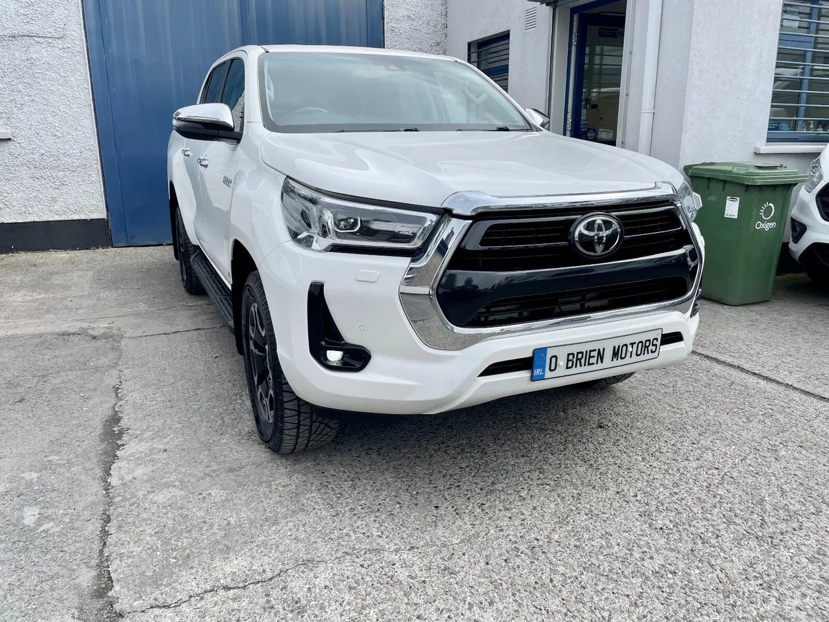Toyota Hilux Invincible 2.4D4D 4WD Manual,2022 - Image 1