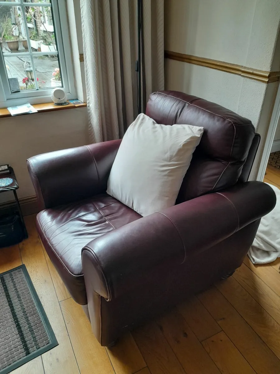 Suite of furniture - Image 2