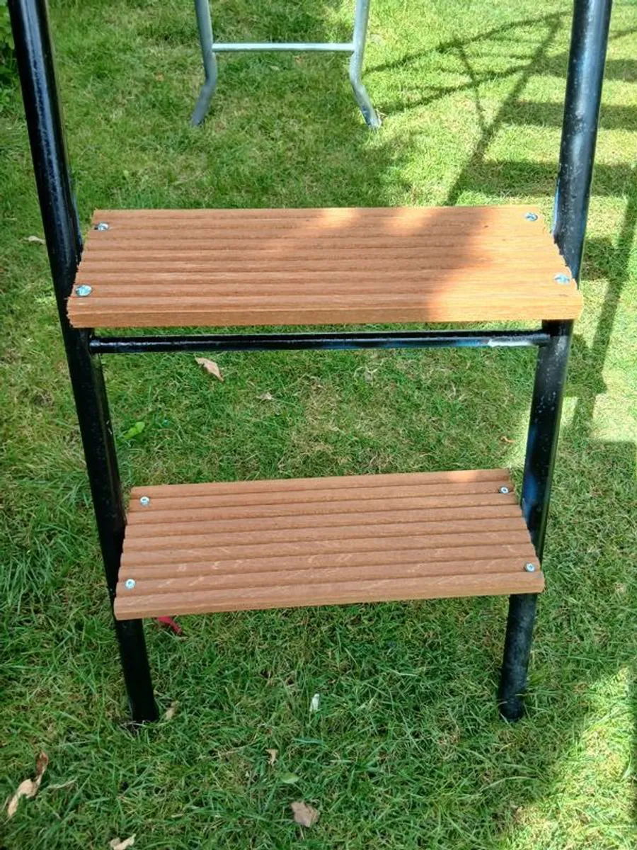 Heavy-Duty Ladder - Image 4