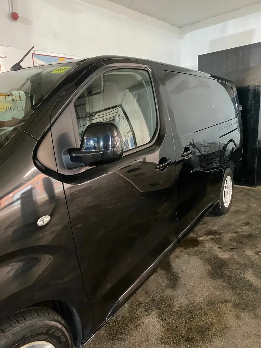 Opel Vivaro 2019 Black Low Mileage - Image 2