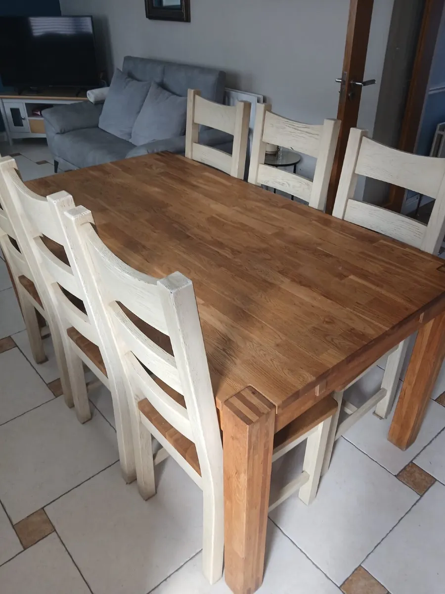 Kitchen table & chairs - Image 1
