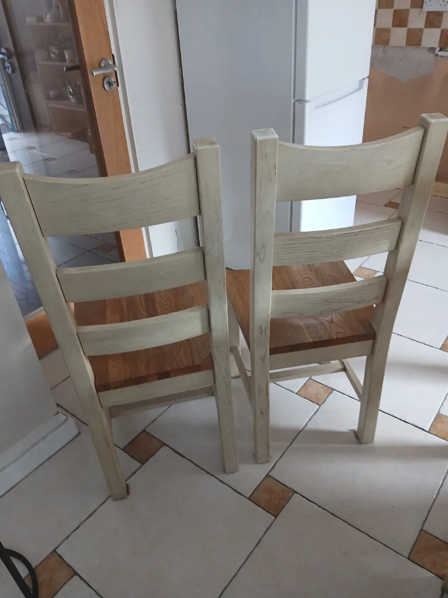 Kitchen table & chairs - Image 4