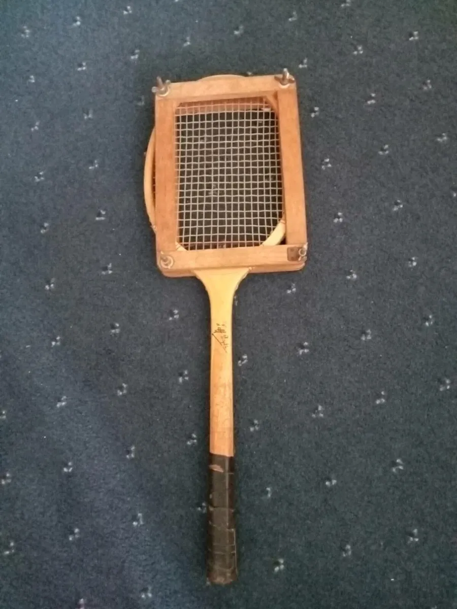 Wooden tennis racket - Image 1