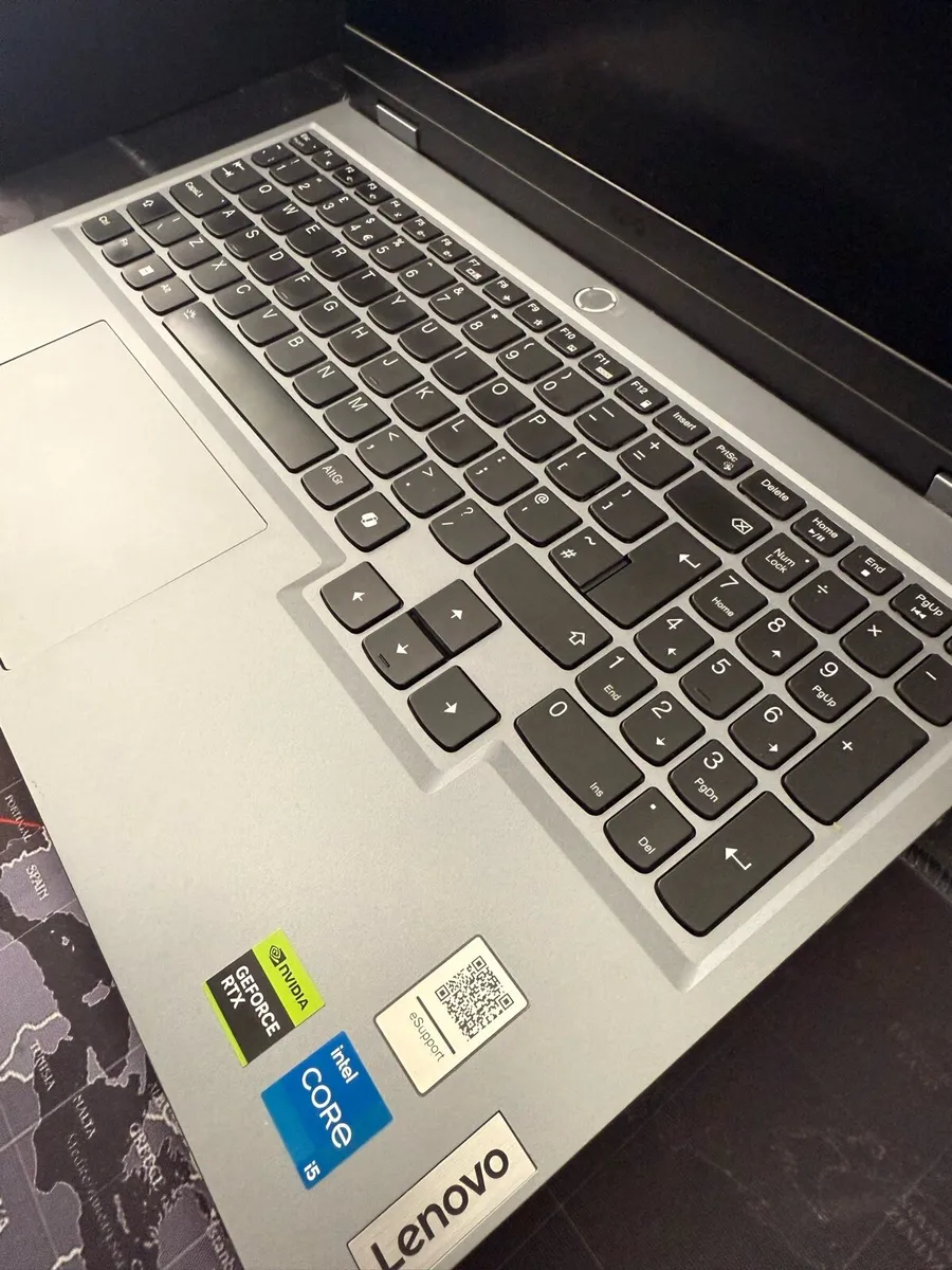 Lenovo LOQ gaming laptop - Image 3