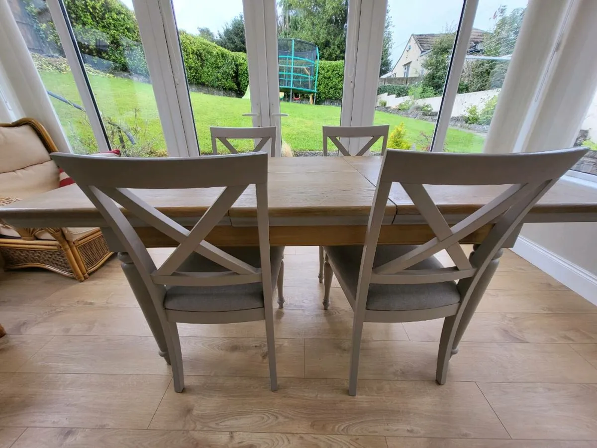 Caseys furniture Dining Table and chairs - Image 3