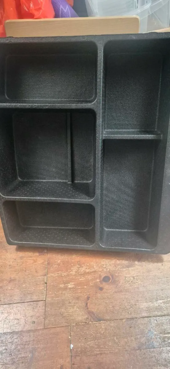 Car storage - Image 1