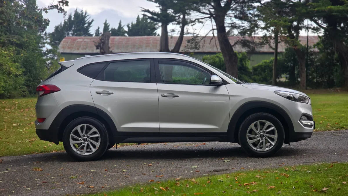 2016 Hyundai Tucson 1.7 CRDI Executive - Image 3
