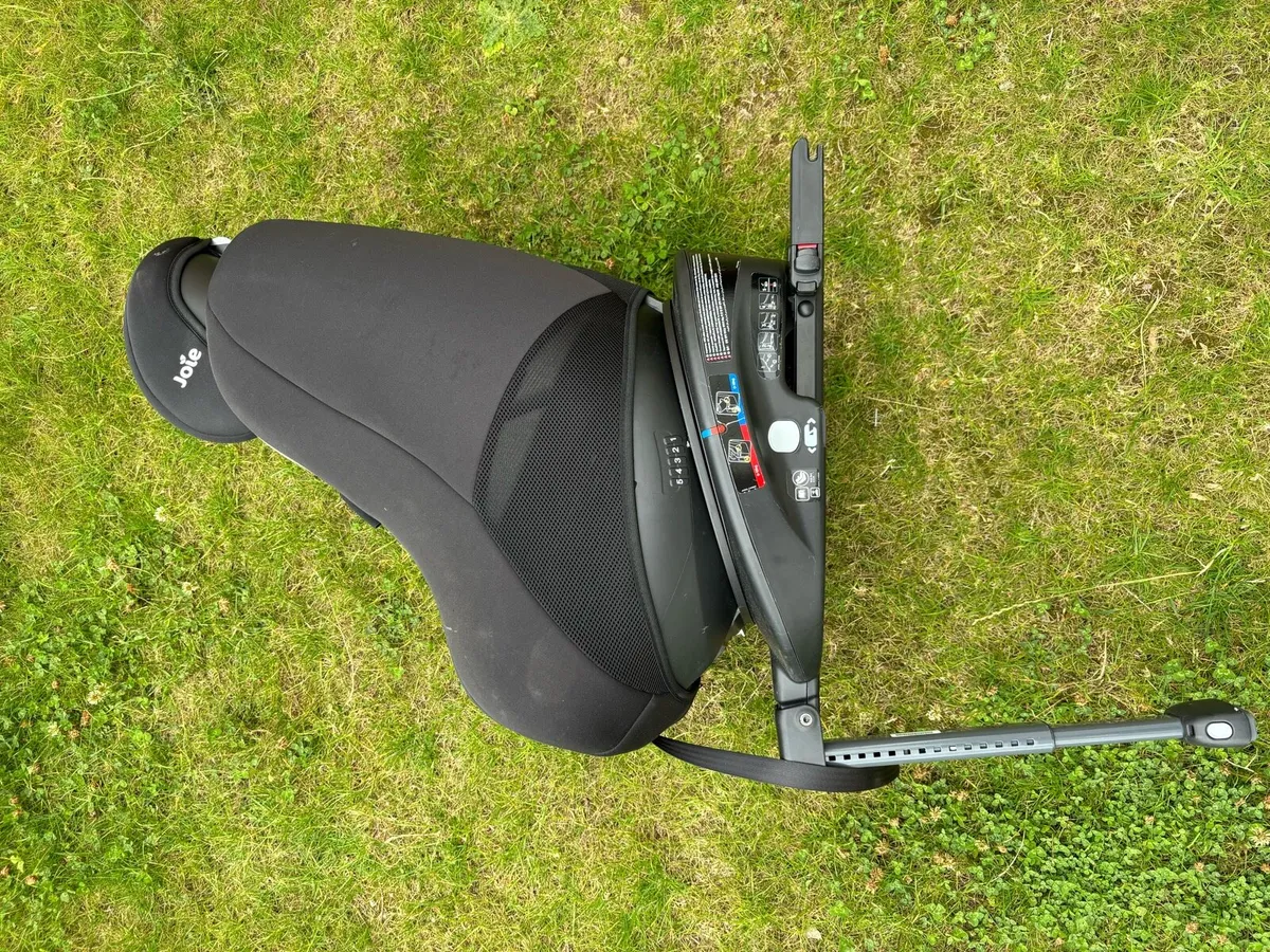 Joie 360 Spin Carseat - Image 1