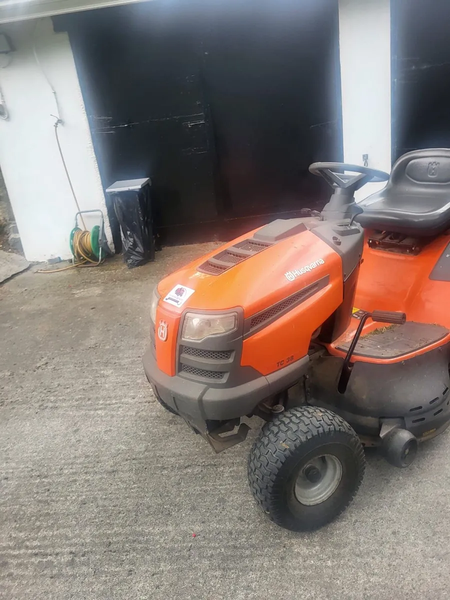 Ride on lawnmower - Image 2