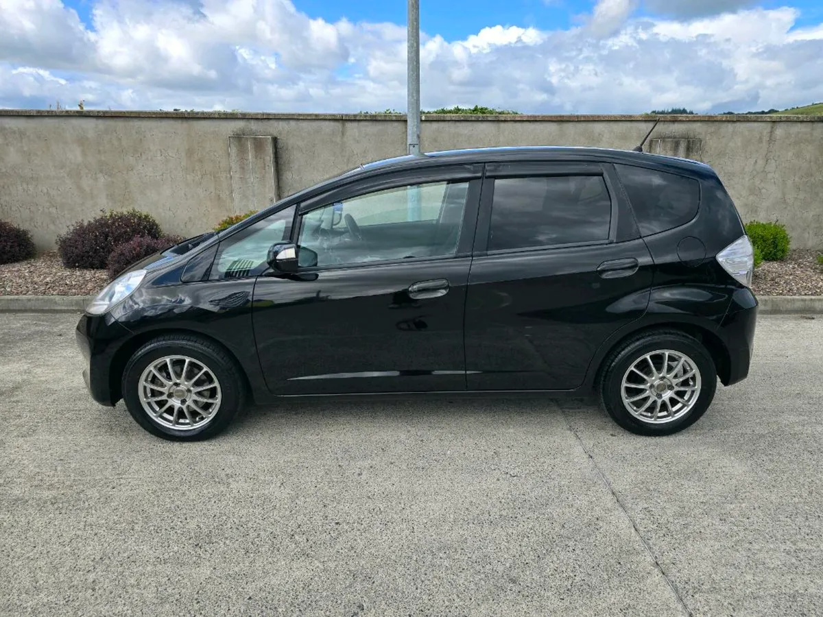 Honda Fit Automatic Hybrid 1.3 Long Nct & Tax - Image 3