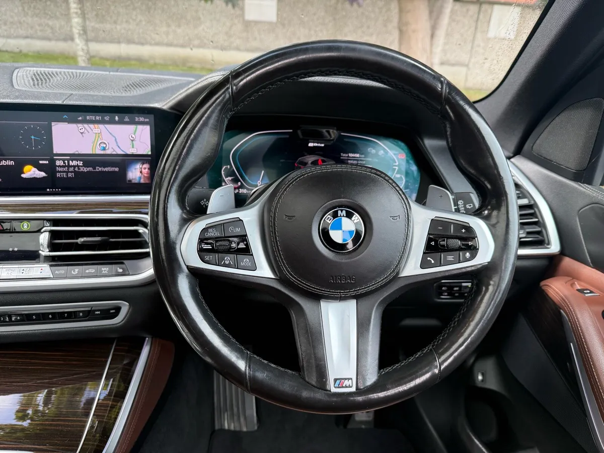 BMW X5; M-Sport xDrive 45e - Image 3
