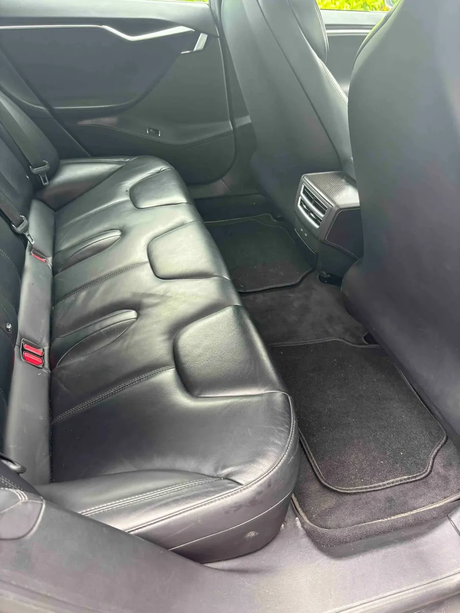Tesla Model S 2018 - Image 2