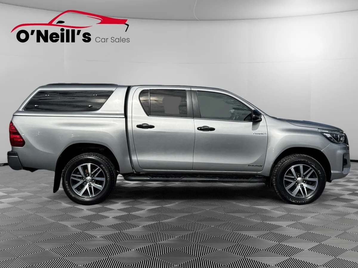 Toyota Hilux 2020 INVINCIBLE X AUTO #266 - Image 2