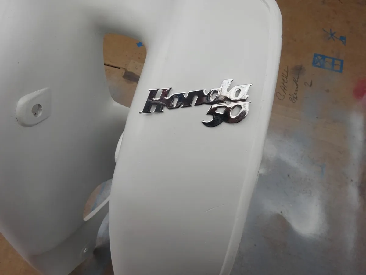 Honda C50 , C70, C90, C100 Round headlight Wanted - Image 3